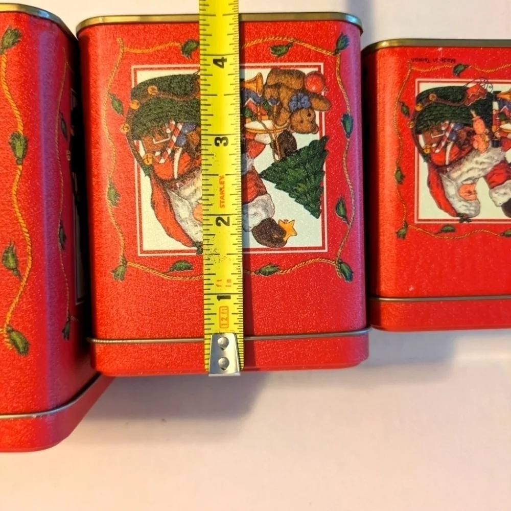Christmas Santa square nesting cookie tins. 1991